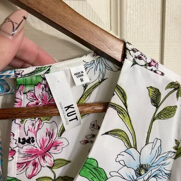 Kut from the Kloth White Floral Blouse with Lace Hem - Picture 2 of 8